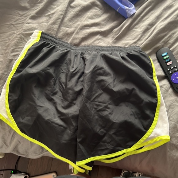 Nike athletic shorts, extra large, comfy good condition - Picture 3 of 3